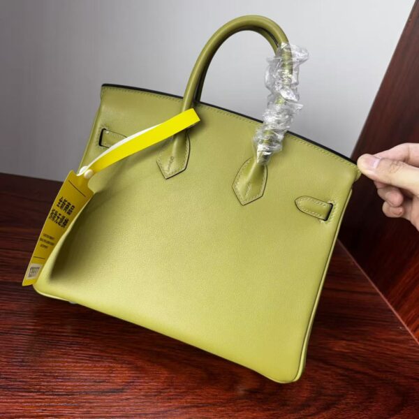 Birkin 25 Hand stitched Saddle stitch Vert Fizz Swift Palladium Hardware Vert Criquet authentic hand-sewn Handcrafted 3 Birkin 25 Hand stitched Saddle stitch Vert Fizz Swift Palladium Hardware Vert Criquet authentic hand-sewn Handcrafted