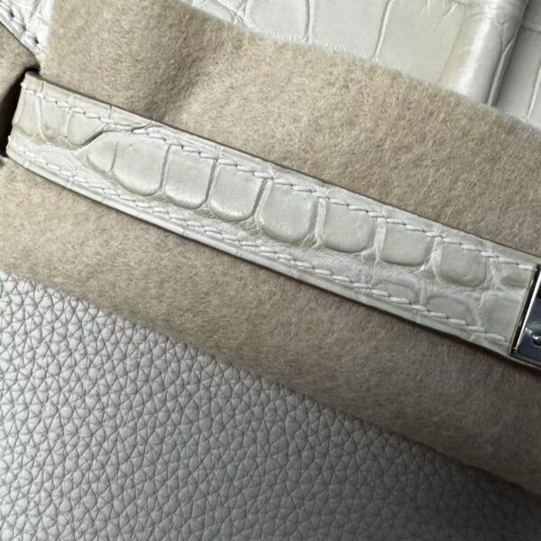 Birkin 25 Glacier White, Matte Alligator, Silver Hardware Hand stitched authentic hand-sewn sophisticated
