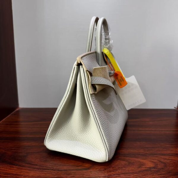 Birkin25 authentic hand-sewn Handcrafted Pearl Grey Togo Silver sophisticated Hand stitched