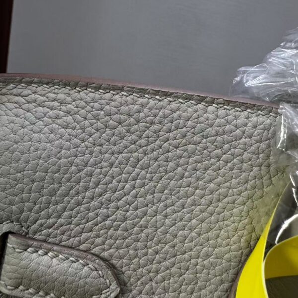 Birkin 25 Gris Perle Togo Leather Gold Hardware Hand stitched authentic hand-sewn 5 Birkin 25 Gris Perle Togo Leather Gold Hardware Hand stitched authentic hand-sewn