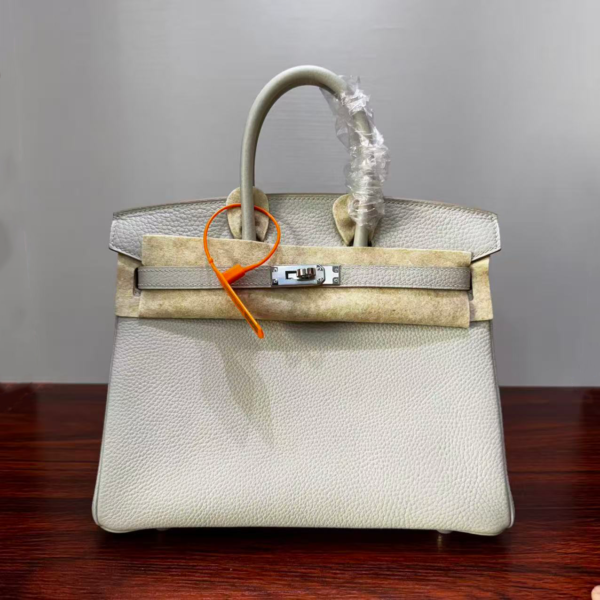Birkin25 authentic hand-sewn | Pearl Grey Togo | Silver Hand stitched Saddle stitch sophisticated Handcrafted 1 Birkin25 authentic hand-sewn | Pearl Grey Togo | Silver Hand stitched Saddle stitch sophisticated Handcrafted