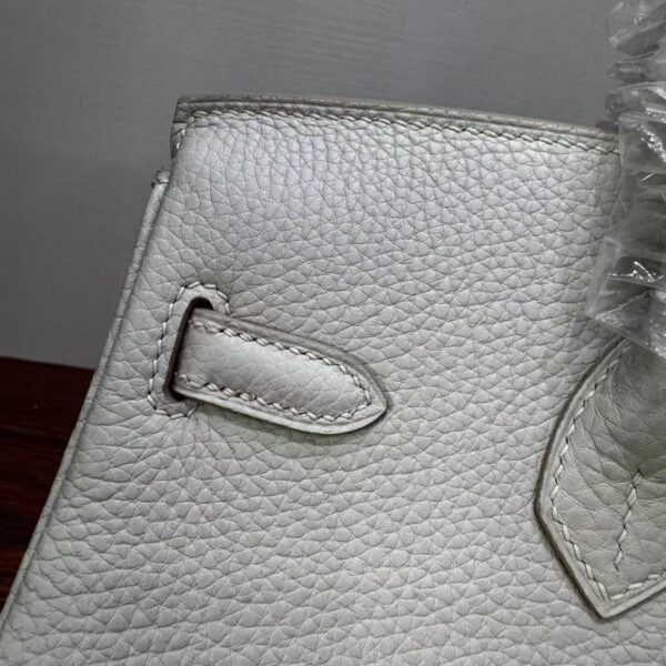 Birkin25 authentic hand-sewn | Pearl Grey Togo | Silver Hand stitched Saddle stitch sophisticated Handcrafted 9 Birkin25 authentic hand-sewn | Pearl Grey Togo | Silver Hand stitched Saddle stitch sophisticated Handcrafted