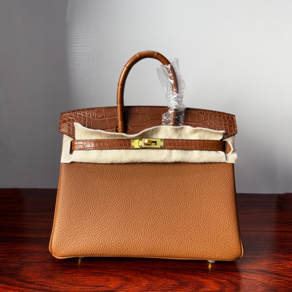 Birkin 25 Handcrafted  Saddle stitch Shiny American Alligator, Gold Brown, Gold Hardware Hand stitched authentic hand-sewn