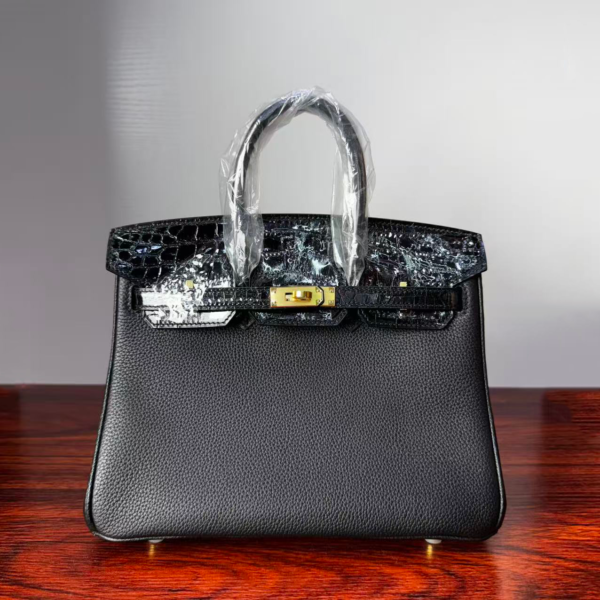 Birkin 25 Handcrafted Saddle stitch Touch Noir Black Nile Crocodile Gold Hardware Hand stitched authentic hand-sewn 1 Birkin 25 Handcrafted Saddle stitch Touch Noir Black Nile Crocodile Gold Hardware Hand stitched authentic hand-sewn